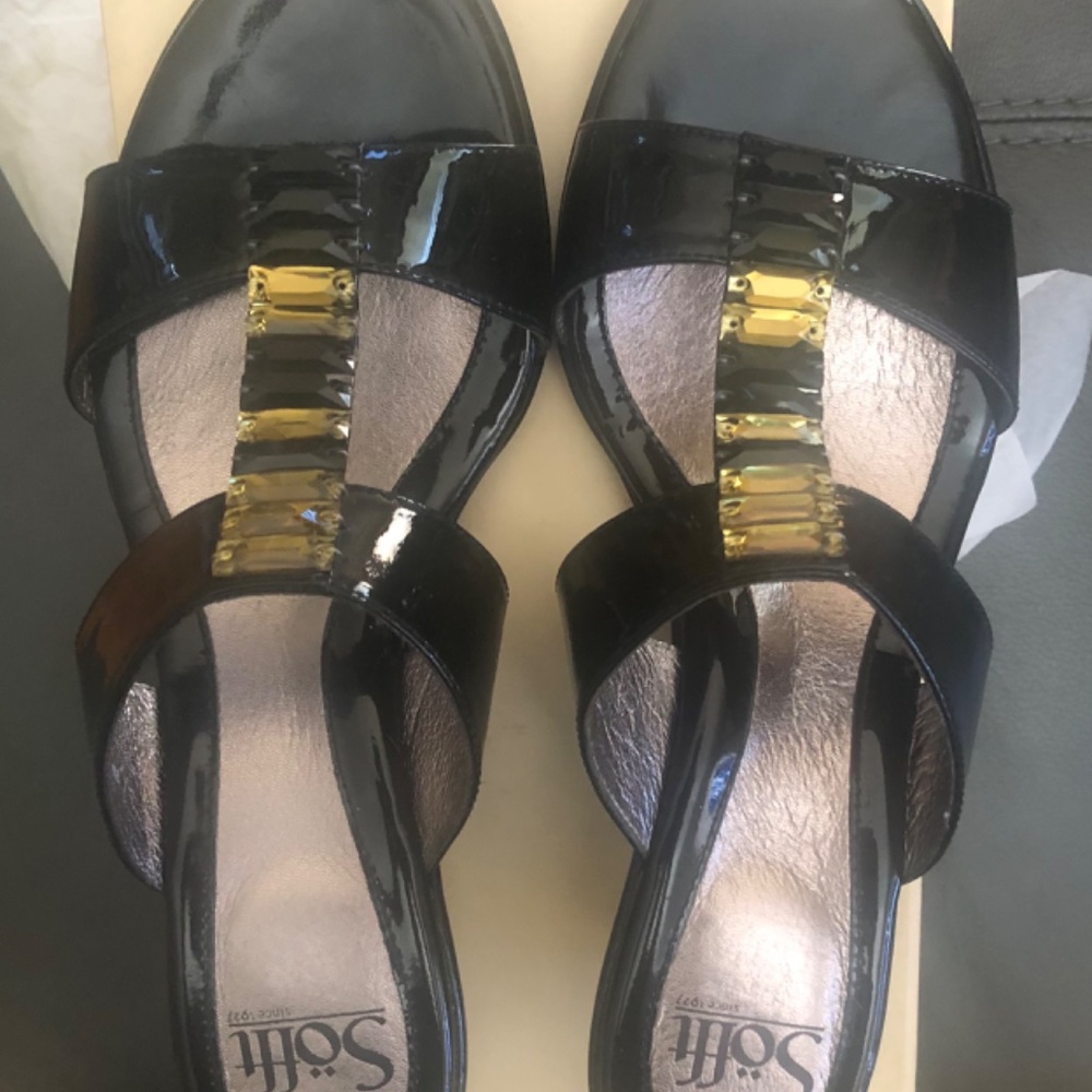 Sandals - Picture 4 of 5